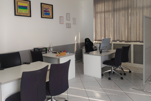 Ufficio con parcheggio privato