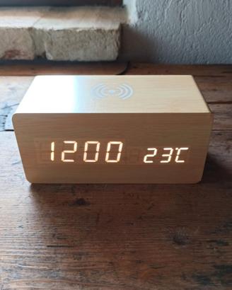 Sveglia digitale con ricarica wireless, termometro