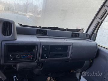 Cruscotto Nissan cabstar anno 2000