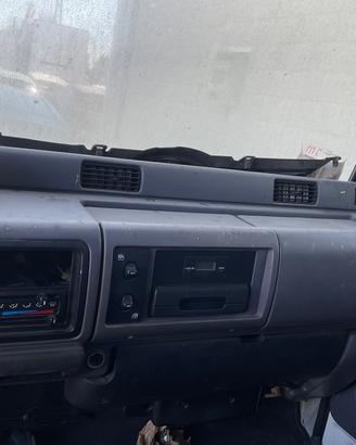 Cruscotto Nissan cabstar anno 2000