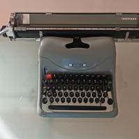 Macchina da scrivere Olivetti vintage antiquariato