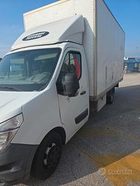 Nissan NV 400