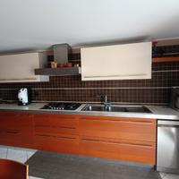 Cucina Berloni competa di tavolo e sedie