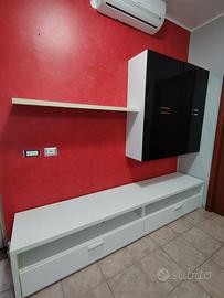 Parete attrezzata 