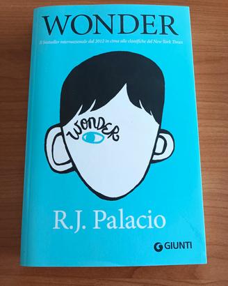 libro di R J Palacio "Wonder" 