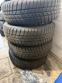 4 gomme invernali 175/65/14 Cerchi inclusi