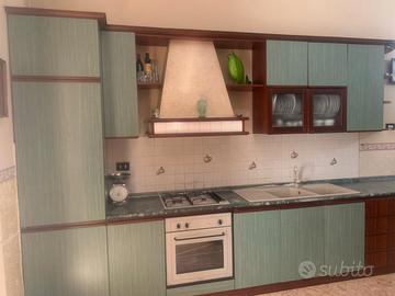 cucina con frigo ad incasso