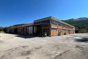 Immobile in asta di 4587 m² con più di 5 locali a 