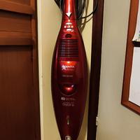 Scopa elettrica Hoover con 15 sacchetti in omaggio