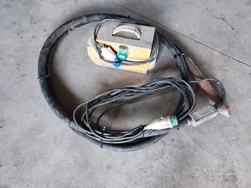 Vibratore per cemento armato