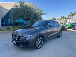 Maserati Levante V6 275cv Super T-stock prezzo