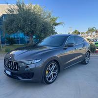 Maserati Levante V6 275cv Super T-stock prezzo