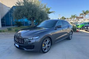 Maserati Levante V6 275cv Super T-stock prezzo