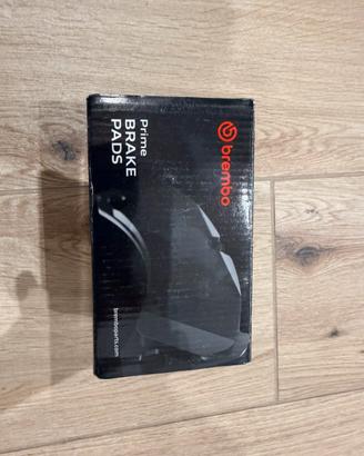Pastiglie Brembo con sensore di usura 4 pompanti