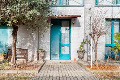 Abitazione con capannone