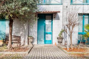 Abitazione con capannone