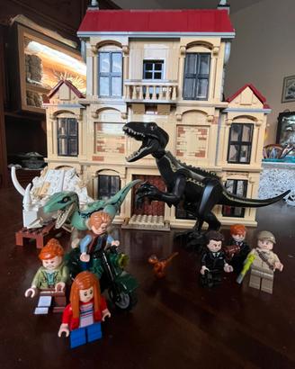 LEGO Jurassic World 75930 completo