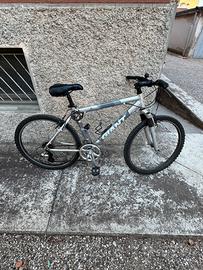 Bicicletta MTB Giant