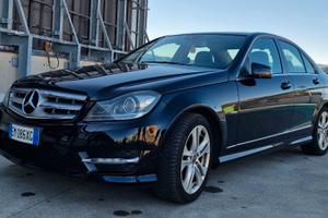 Classe C 200 CDI Avantgarde AMG pack.