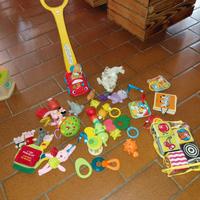 Giocattoli vari prima infanzia