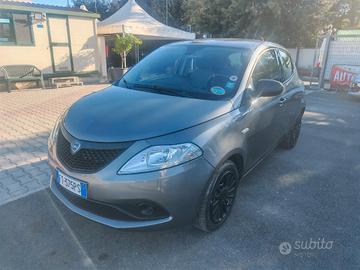 Lancia Ypsilon 1.2 69 CV 5 porte Elefantino Blu