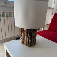 Lampada fatta a mano in legno