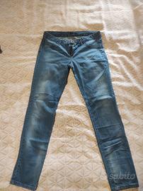 Pantaloni jeans Sisley