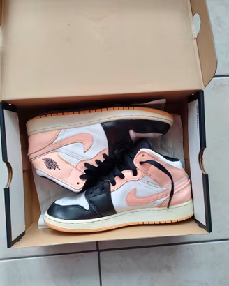 Nike Air Jordan 1 Mid GS White/Arctic Orange/Black