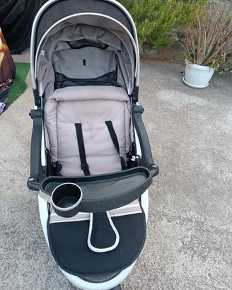 Passeggino ruote grandi, molto pratico 
