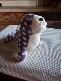Tenero e soffice peluche a forma di foca