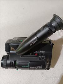 Videocamera Sony Handycam CCD-TR75E non testata