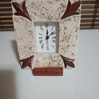 Orologio da tavolo artigianale in pietra e legno