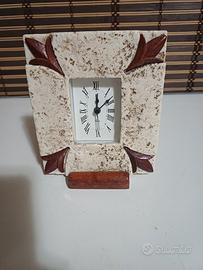 Orologio da tavolo artigianale in pietra e legno