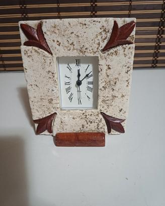Orologio da tavolo artigianale in pietra e legno