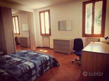 Camera matrimoniale uso singolo a Gualdo