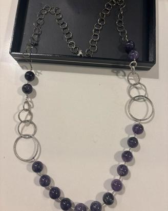 Collana con perle viola