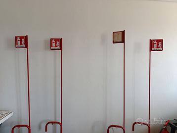 Piantana porta estintori