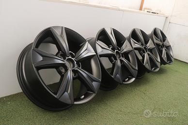 Cerchi in lega Toyota Yaris Cross C-HR Corolla 17