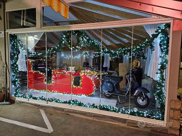 Slitta Babbo Natale su ruote, ideale per vetrine 