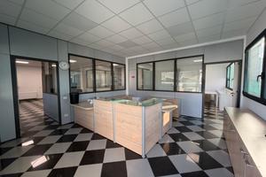 MARGHERA Negozio completamente arredato di 230 mq