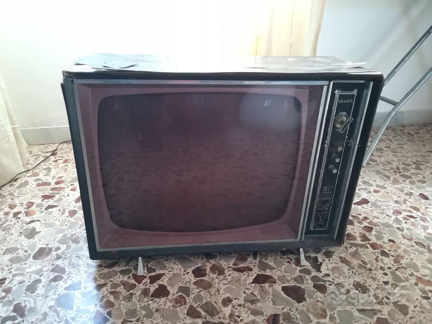 TV portatile vintage, TV a schermo bianco e nero e lettore di