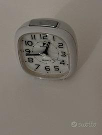 Sveglia da comodino