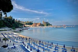 LERICI(Centro)Bilocale con giardino a50mt dal mare