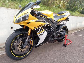 Yamaha R1 laguna seca