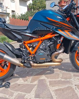 KTM 1290 SUPER DUKE R EVO  TECH PACK -permuta-