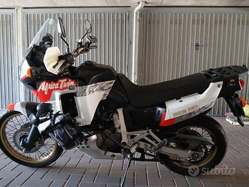 Honda Africa Twin 750 RD04