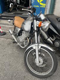 Suzuki TU 250 X