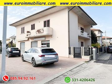 Casa indipendente con ampio spazio esterno