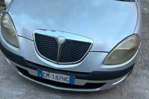 Lancia y 2008