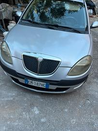 Lancia y 2008